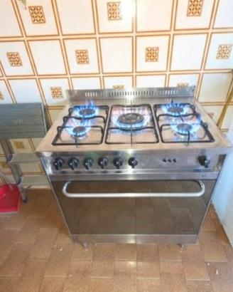 cucina a gas 5 fuochi