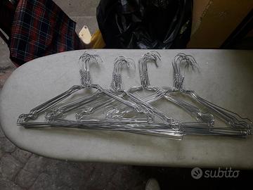 LOTTO 40 GRUCCE APPENDIABITI DI FERRO