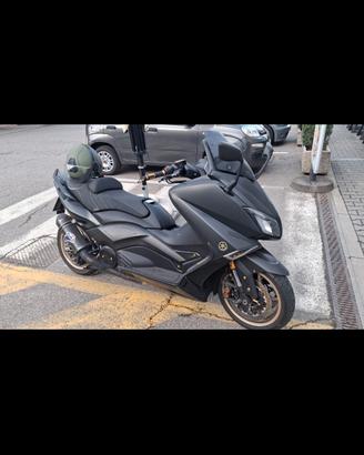 YAMAHA T-MAX 530 BLACK MAX  EDITION