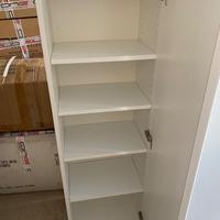 Mobiletti bianchi da appendere