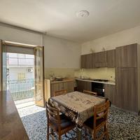 Cucina moderna accessoriata + forno e frigorifero