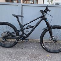 Canyon Spectral CF 7 (2023)  redbull rampage xl