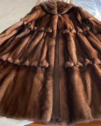 Pelliccia visone femmina