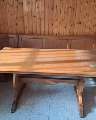 Tavolo in rovere con panca contenitore