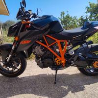 Ktm 1290 super duke r