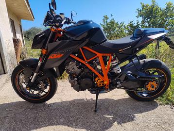 Ktm 1290 super duke r