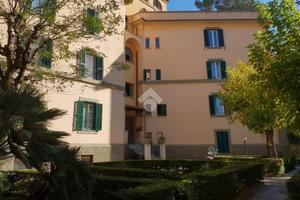 2 LOCALI A ROMA