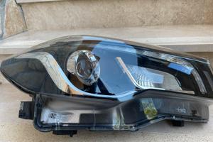 Faro destro Suzuki SCross Hybrid