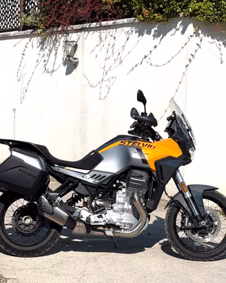 Moto Guzzi Stelvio 2025 - 9800 km - Garanzia