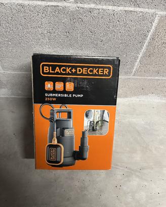 BLACK+DECKER Pompa Immersione BXUP250PCE