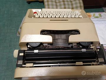 Macchina da scrivere Olivetti Lettera 35