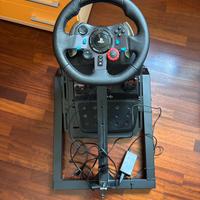 Volante Logitech G29 con pedaliera e supporto