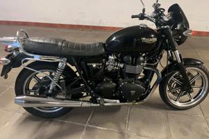Triumph Boneville SE