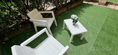 Piccolo piano terra con giardino