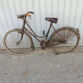 DUE ANTICHE BICICLETTE DA DONNA Prezzo entrambe