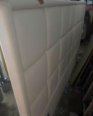 Letto king size in eco pelle