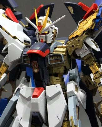 GUNDAM - PERFECT GRADE GUNDAM STRIKE FREEDOM  1/60
