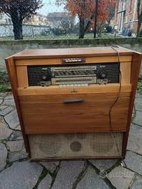 antica radio giradischi 
