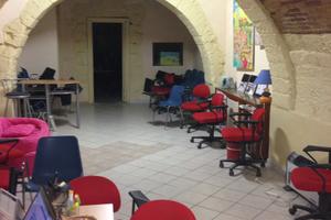 Locale nel quartiere storico della Marina