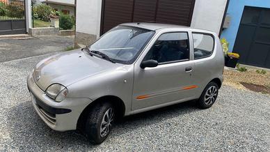FIAT 600 EL ANNO 2002