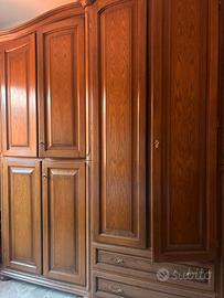 Armadio vintage in legno