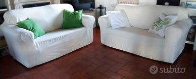 Due divani e due librerie Ikea 