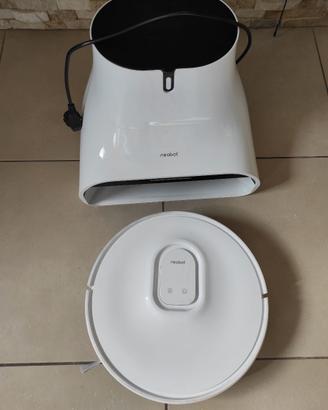 Robot pulisci pavimenti