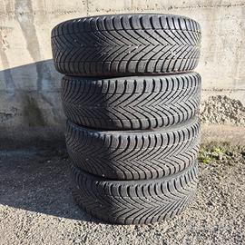  pneumatici Pirelli invernali 215 60 17  96t
