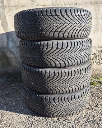  pneumatici Pirelli invernali 215 60 17  96t