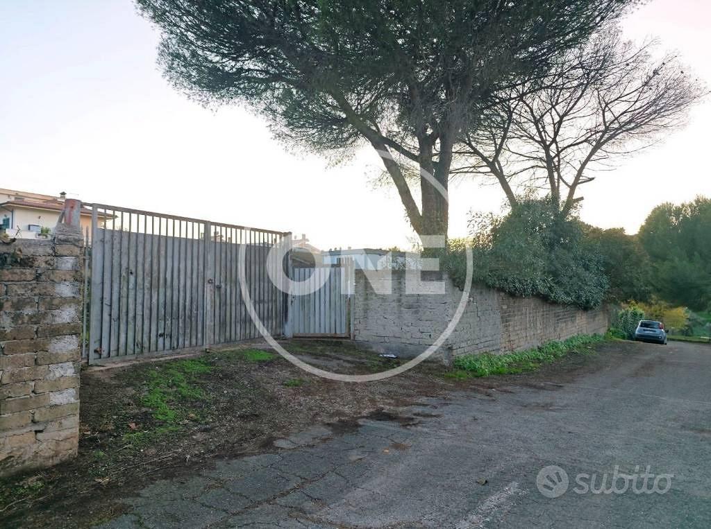 Terreno di 1452 m² a Roma - Vista 2