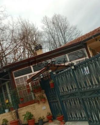 Villetta cn giardino e bosco di