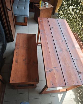 Tavolo più due panche 