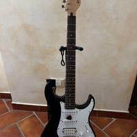 Chitarra elettrica Yamaha e amplificatore HB