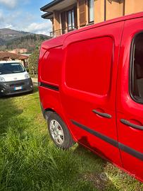 Furgoncino peugeot kangoo