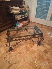 tavolino in ferro battuto 