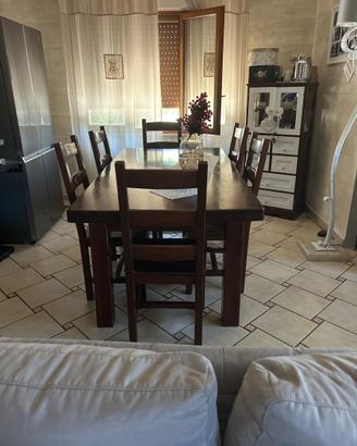 Tavolo e sedie  in legno massello