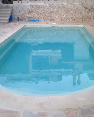 PISCINA IN VETRORESINA MODELLO " CASSIA"