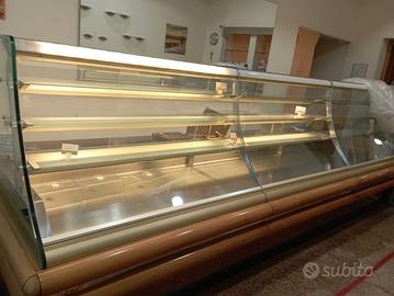 Vetrina per pasticceria