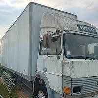 Autocarro iveco 145-17