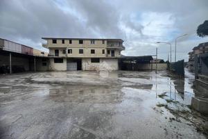 CAPANNONE A MELITO DI NAPOLI