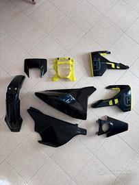 Plastiche Husqvarna 701