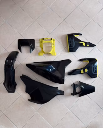 Plastiche Husqvarna 701