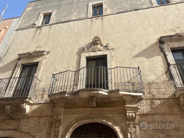 Palazzo storico del 1700 con ampio girdino