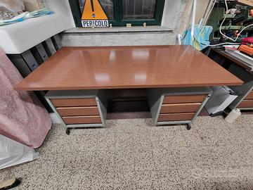 Scrivanie vintage anni '80 struttura in ferro