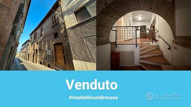 E via anche questo, aspetti o passi in agenzia?