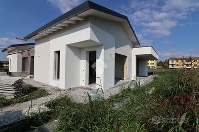 PORZIONE DI BIFAMILIARE A GAZOLDO DEGLI IPPOLITI