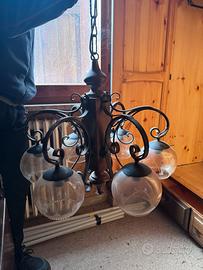 Lampadario rustico legno, ferro e vetro