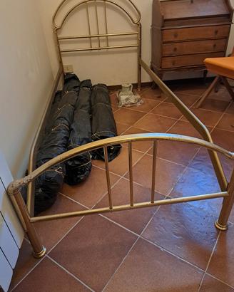 letto singolo in ottone 