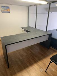 Scrivania angolare 160x180 con cassetti +2 sedie