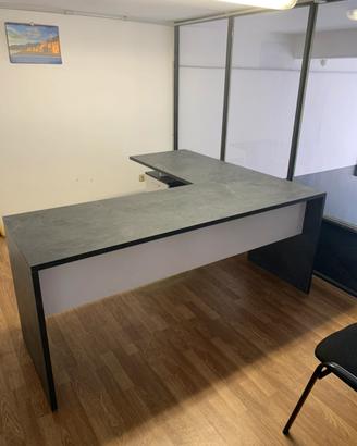 Scrivania angolare 160x180 con cassetti +2 sedie
